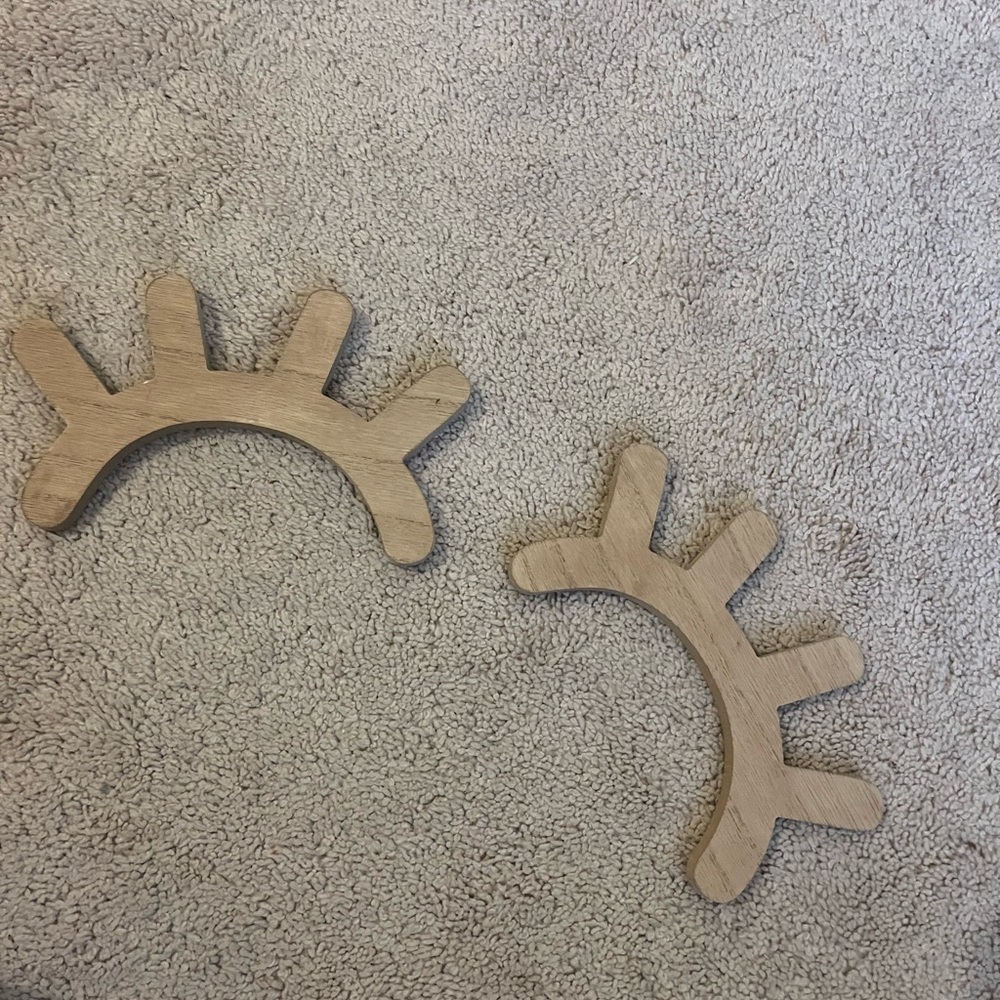 Eyelash Wall Decor